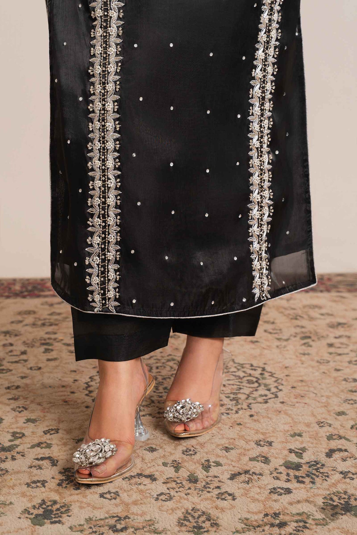 Floral Grace - Black